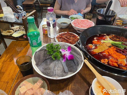饞火鍋彭州旗艦店 品味巴蜀風情的地道火鍋體驗